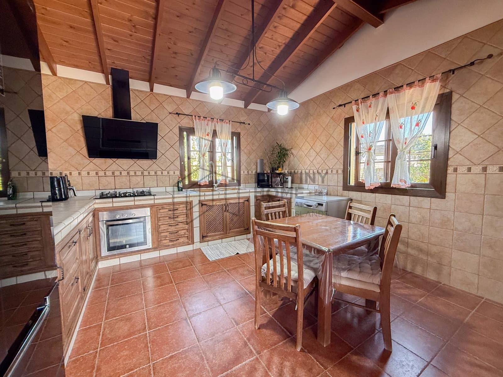 4 Zimmer Villa zu verkaufen in Casillas del Angel mit Pool Garage - 600.000 € (Ref: 9891782)