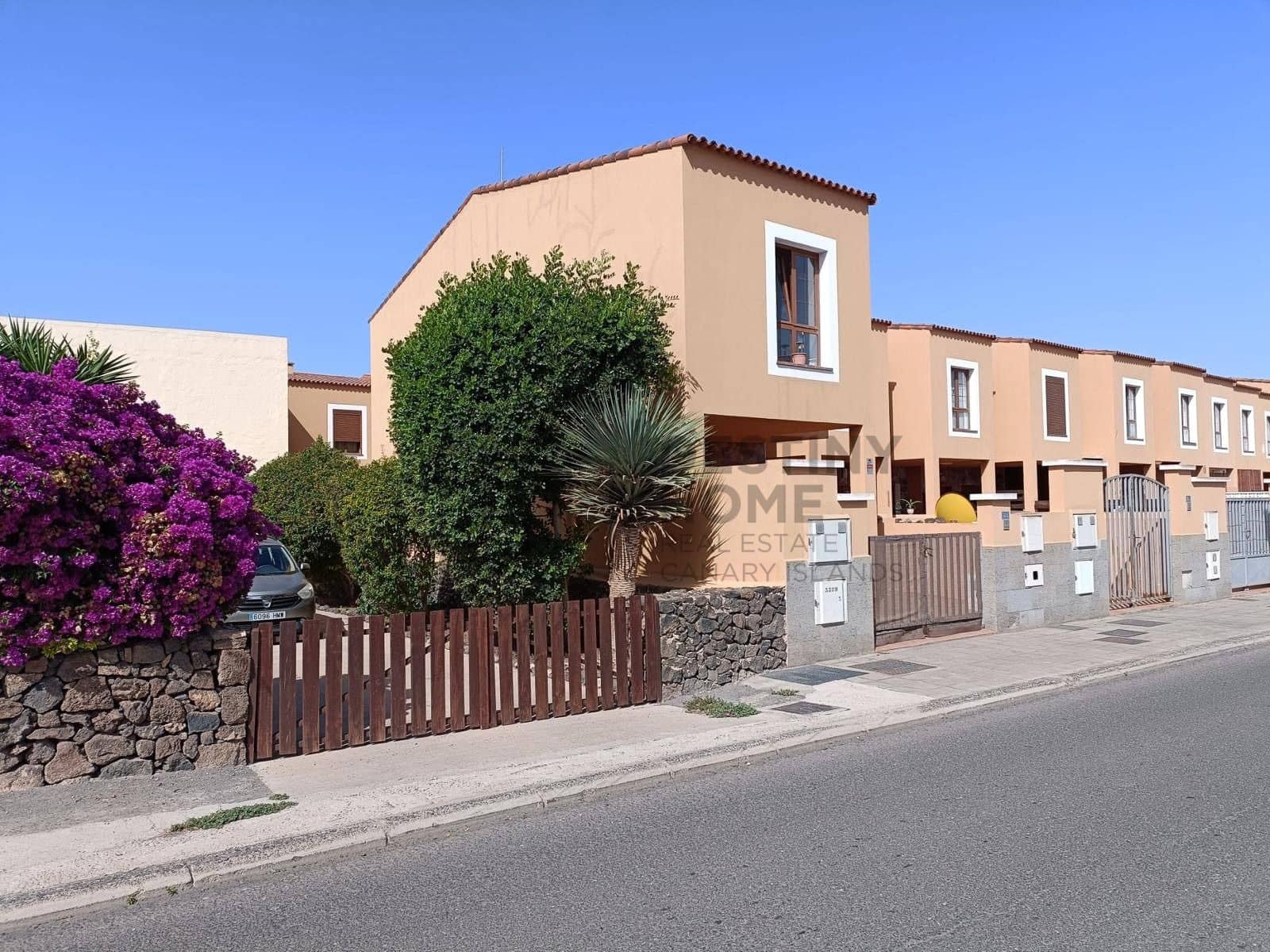 3 quarto Moradia Geminada para arrendar em La Oliva com garagem - 1 050 € (Ref: 9891783)