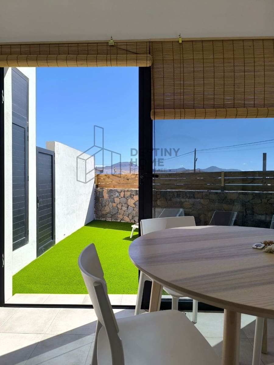 3 slaapkamer Villa te koop in Lajares met zwembad garage - € 1.100.000 (Ref: 9899025)
