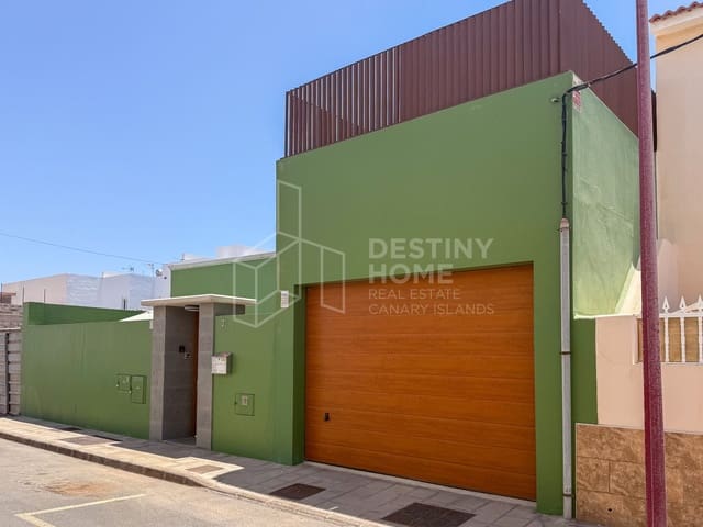Pareado de 3 habitaciones en El Matorral, Puerto del Rosario en venta - 280.000 € (Ref: 9912635)