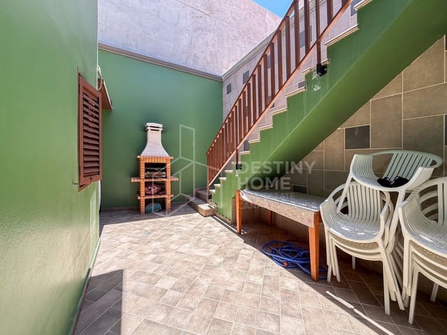 Pareado de 3 habitaciones en El Matorral, Puerto del Rosario en venta - 280.000 € (Ref: 9912635)