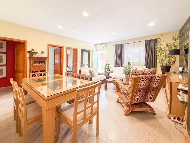 Pareado de 3 habitaciones en El Matorral, Puerto del Rosario en venta - 280.000 € (Ref: 9912635)