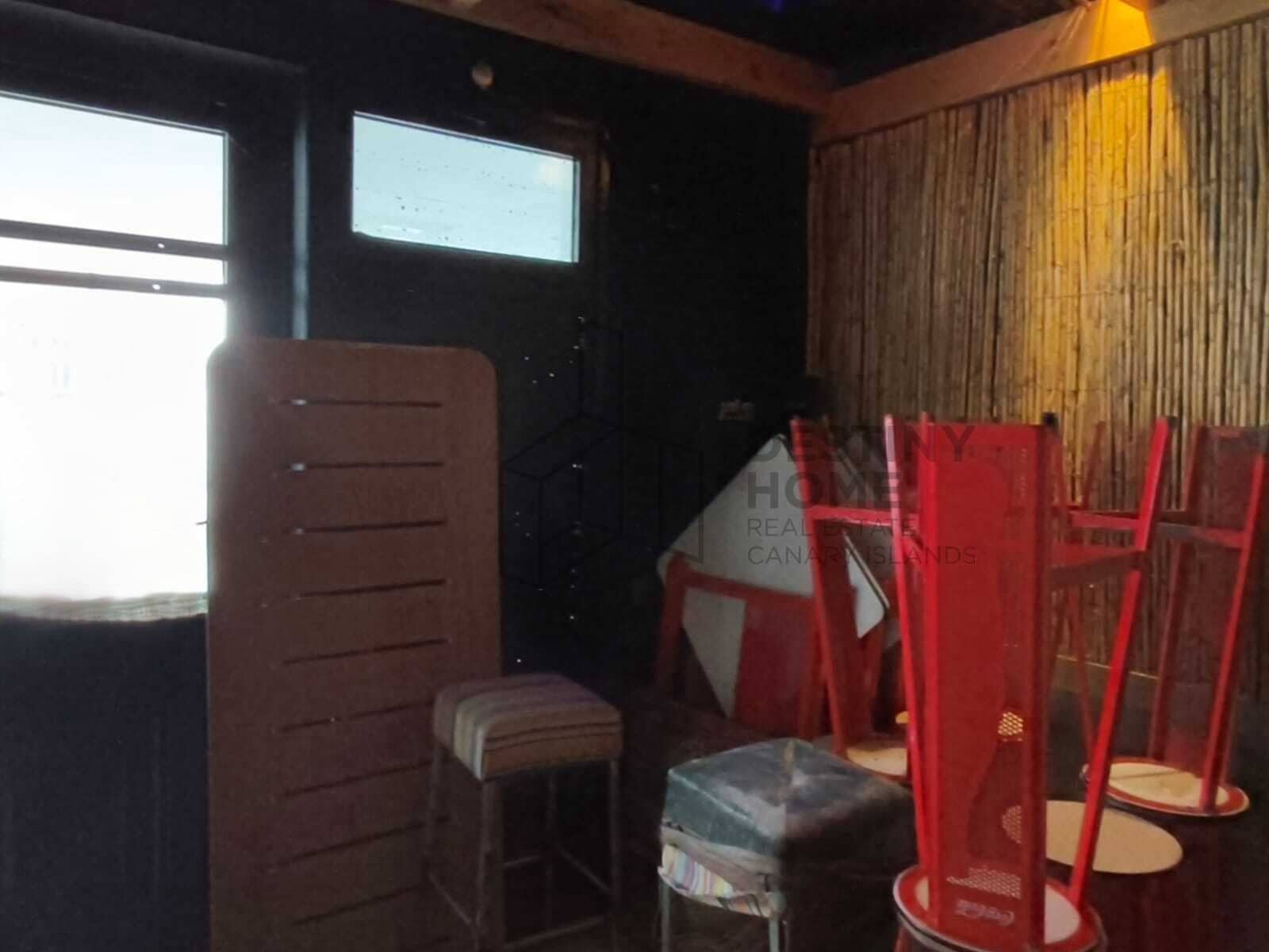 Commercial for sale in Corralejo - € 160,000 (Ref: 9921816)