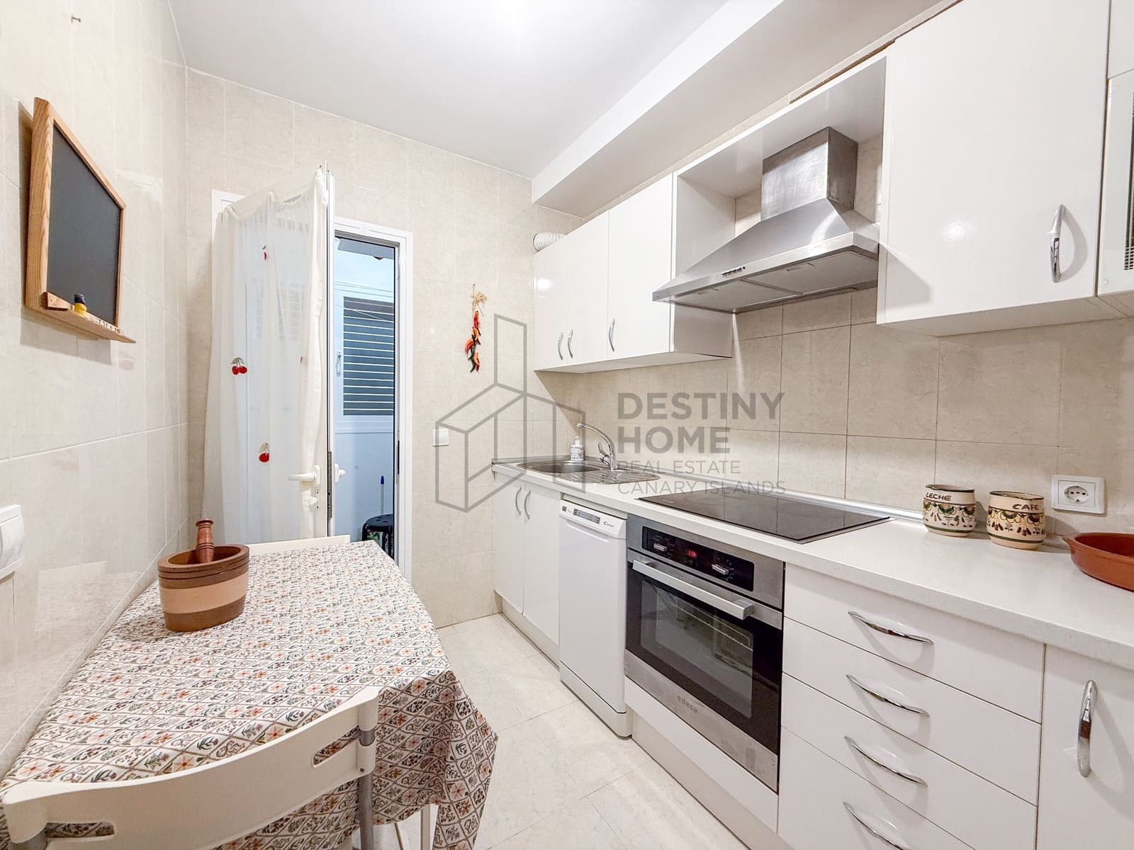 2 Zimmer Apartment zu verkaufen in Corralejo mit Garage - 255.000 € (Ref: 9926864)