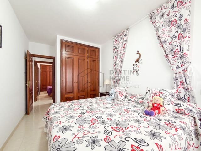 2 slaapkamer Appartement te koop in Corralejo, La Oliva met garage - € 255.000 (Ref: 9926864)