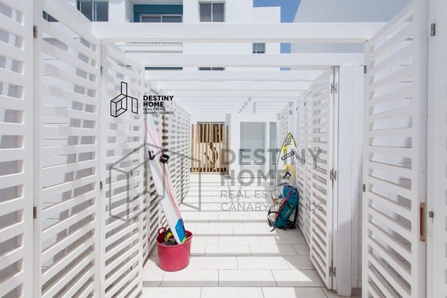 2 quarto Apartamento para venda em Corralejo, La Oliva com piscina - 170 000 € (Ref: 9926865)