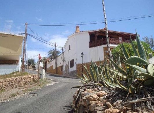 5 bedroom Villa for sale in Pajara - € 350,000 (Ref: 9928849)