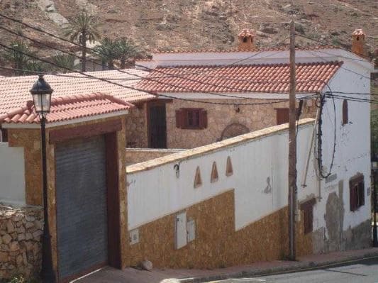 5 bedroom Villa for sale in Pajara - € 350,000 (Ref: 9928849)