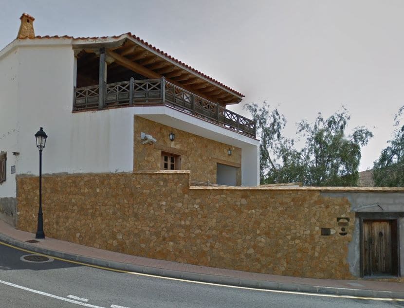 5 bedroom Villa for sale in Pajara - € 350,000 (Ref: 9928849)