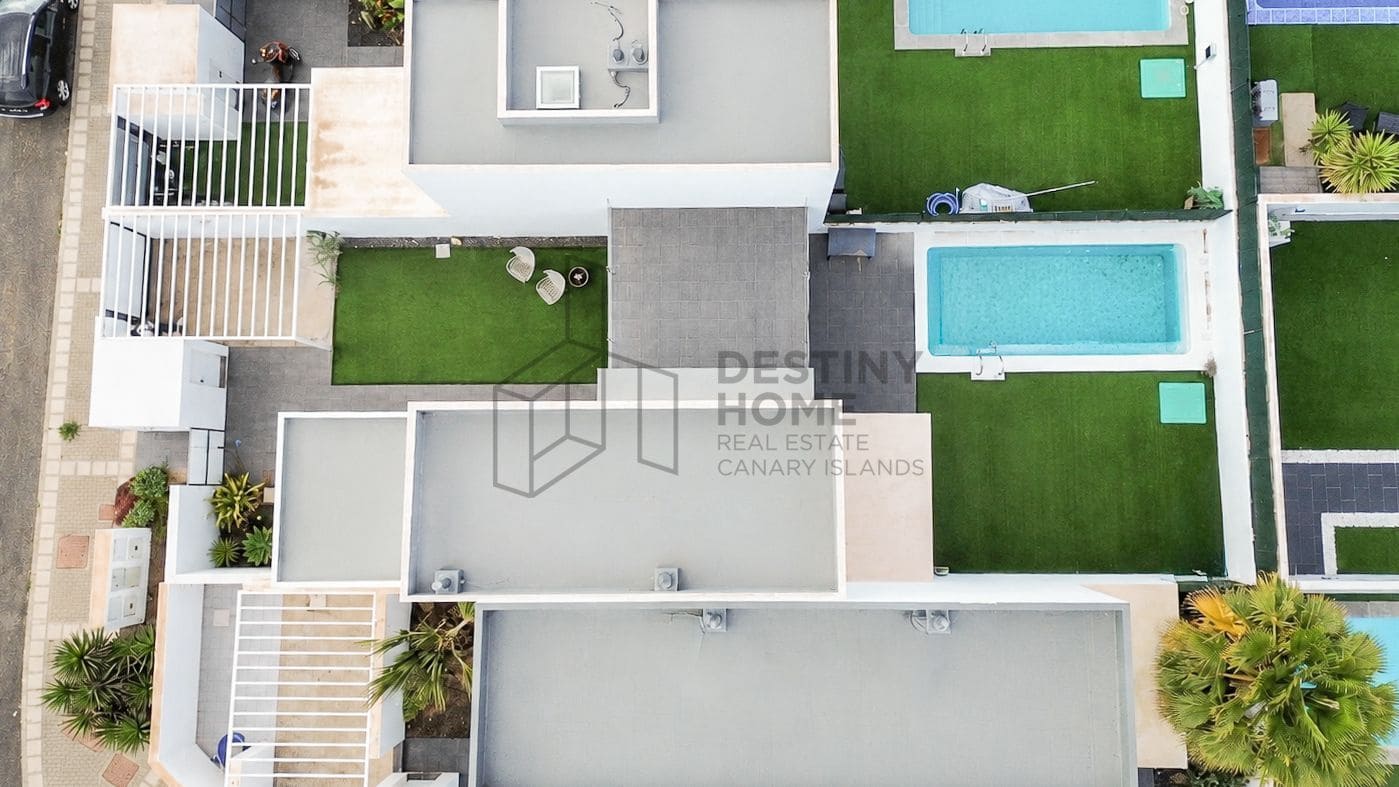 Chalet de 2 habitaciones en La Oliva en venta con piscina - 420.000 € (Ref: 9937535)
