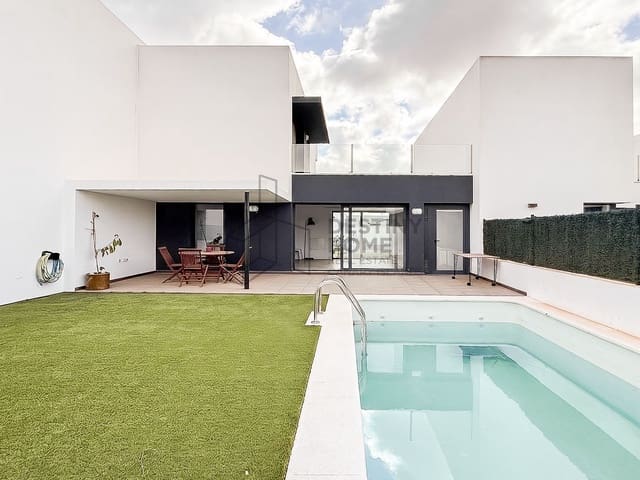 Chalet de 2 habitaciones en La Oliva en venta con piscina - 420.000 € (Ref: 9937535)
