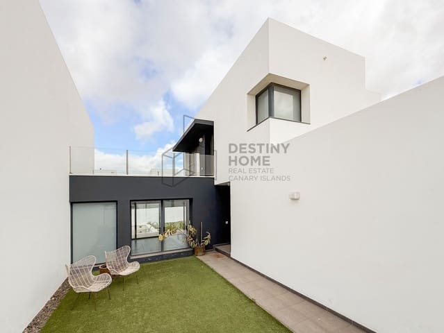 Chalet de 2 habitaciones en La Oliva en venta con piscina - 420.000 € (Ref: 9937535)