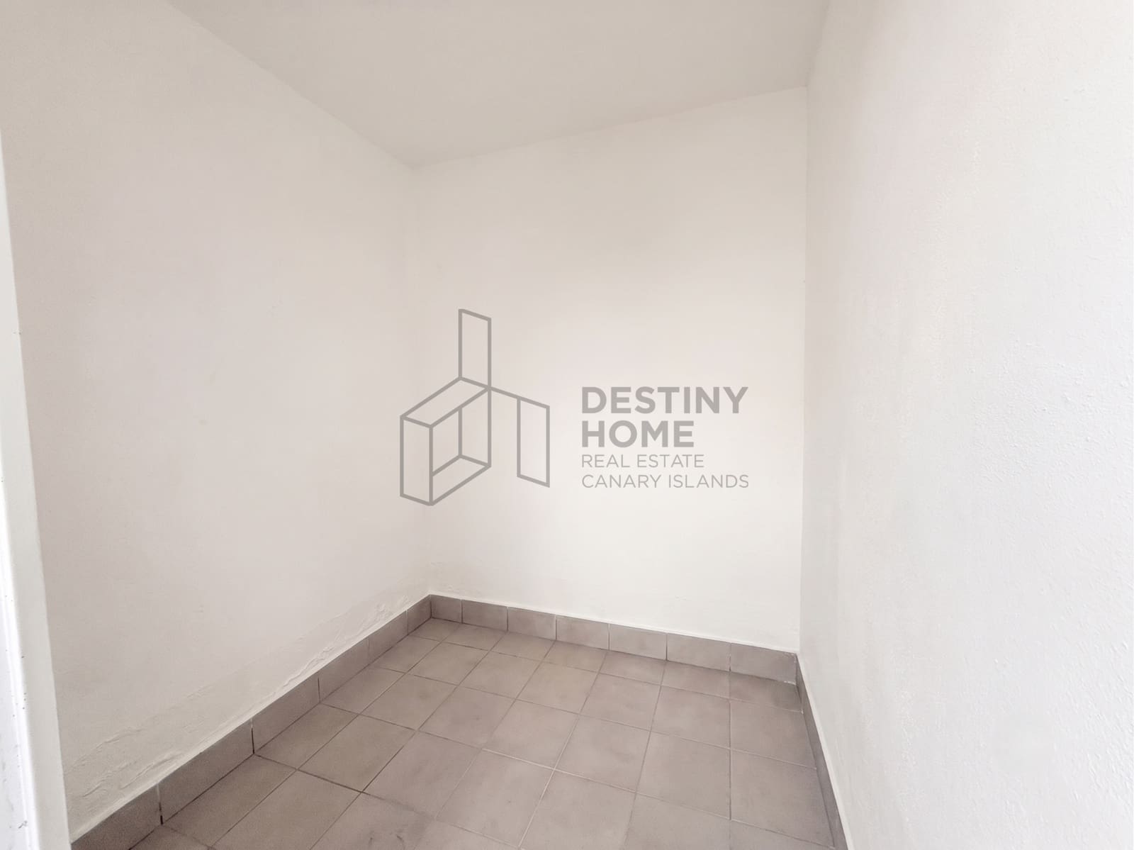 Chalet de 2 habitaciones en La Oliva en venta con piscina - 420.000 € (Ref: 9937535)