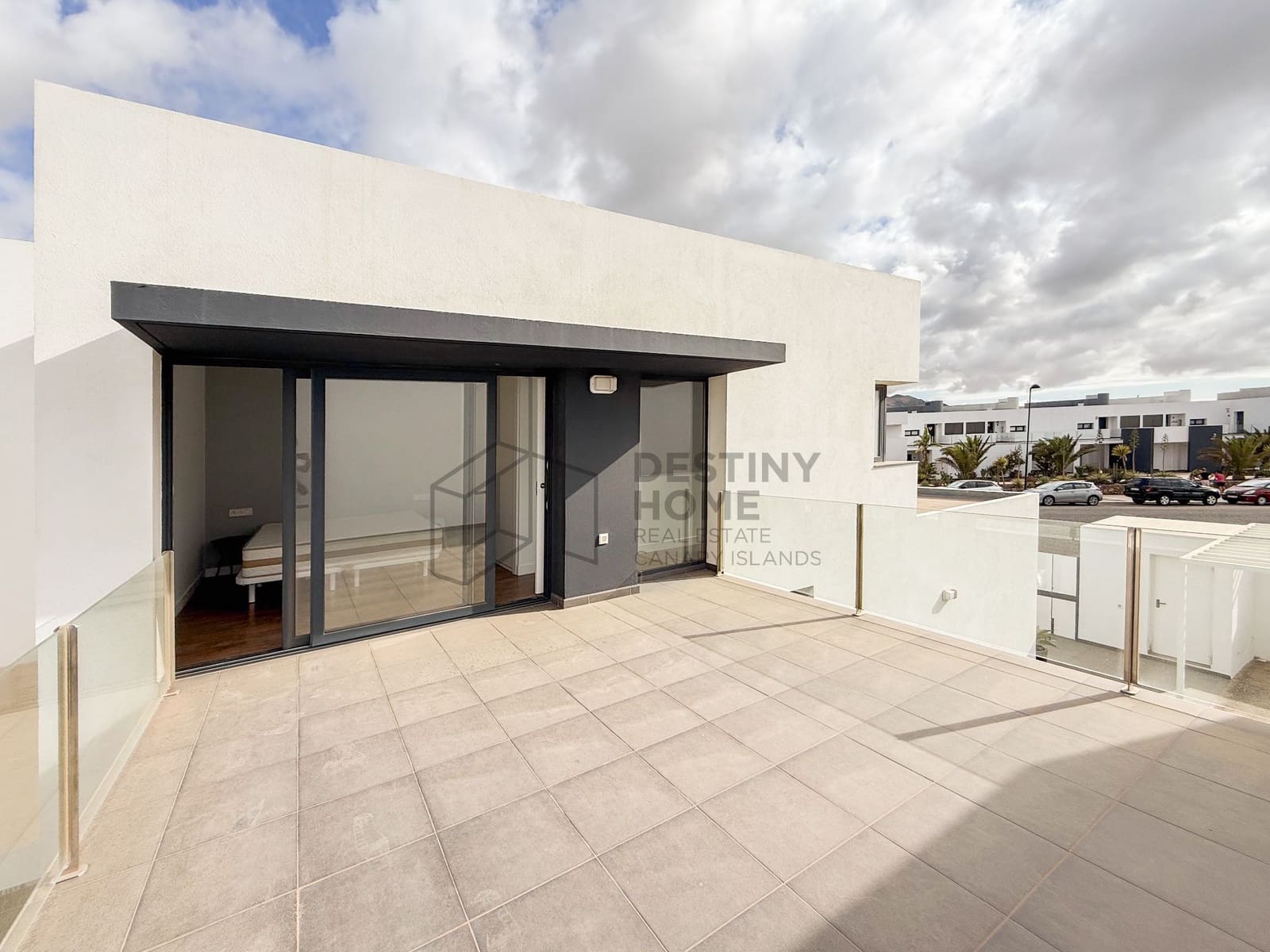 Chalet de 2 habitaciones en La Oliva en venta con piscina - 420.000 € (Ref: 9937535)