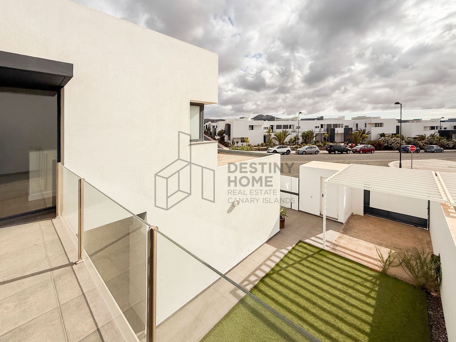 Chalet de 2 habitaciones en La Oliva en venta con piscina - 420.000 € (Ref: 9937535)