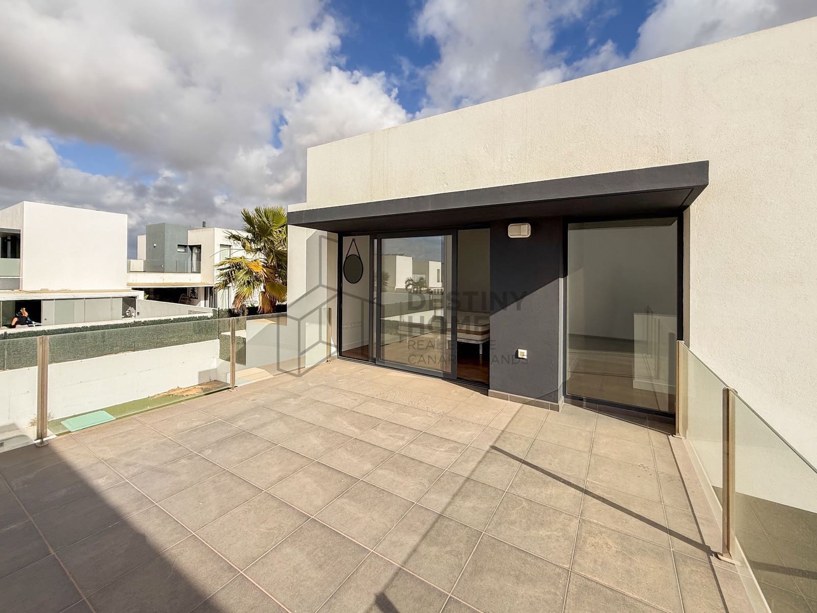 Chalet de 2 habitaciones en La Oliva en venta con piscina - 420.000 € (Ref: 9937535)
