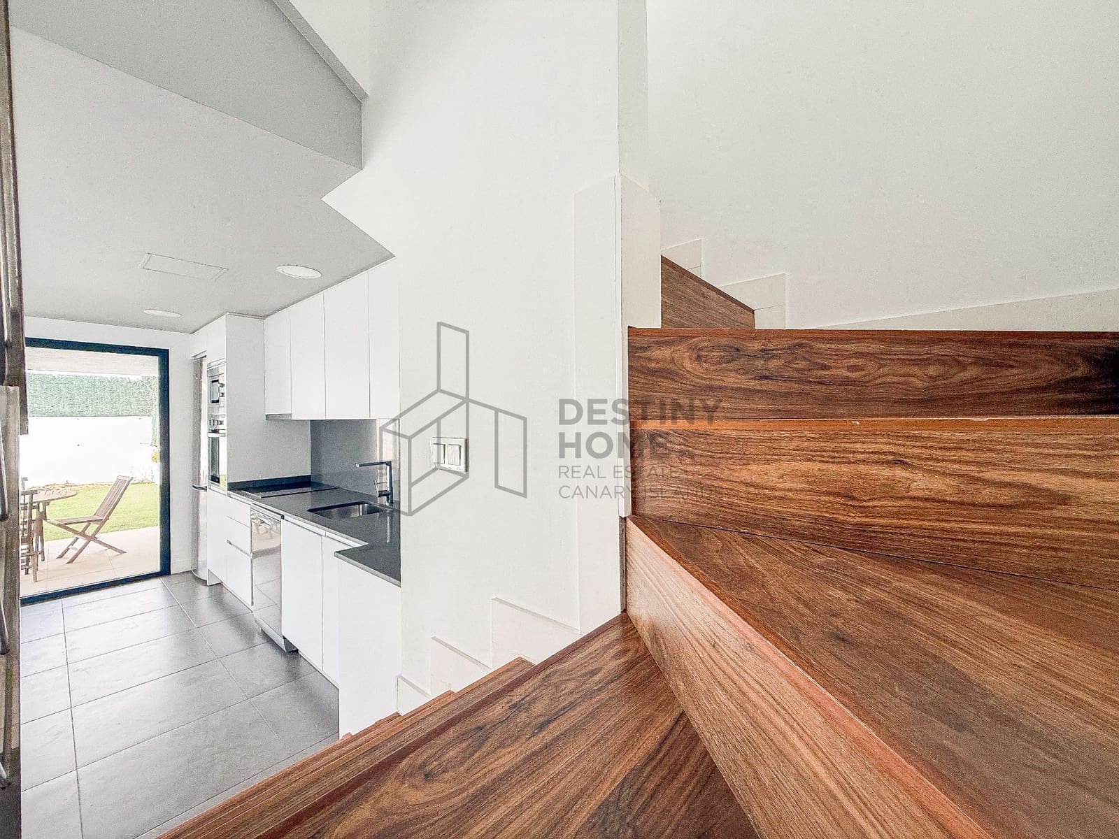 Chalet de 2 habitaciones en La Oliva en venta con piscina - 420.000 € (Ref: 9937535)