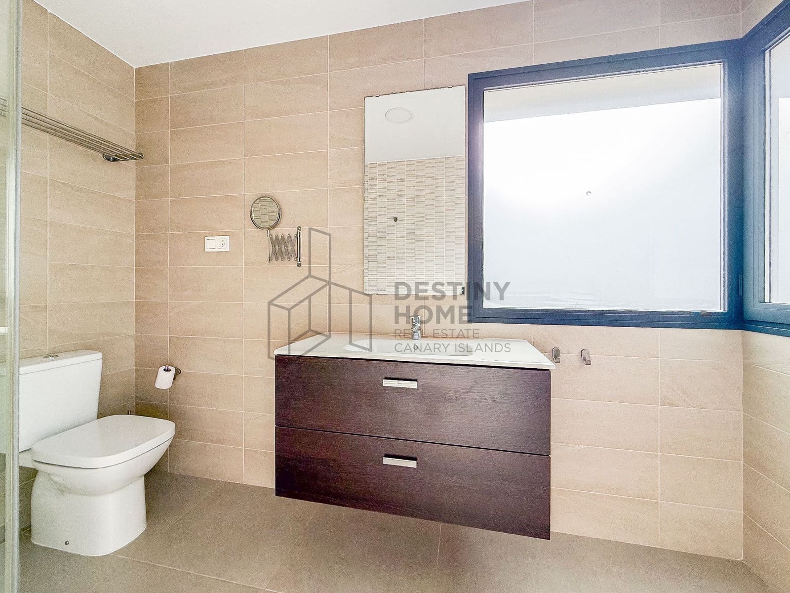 Chalet de 2 habitaciones en La Oliva en venta con piscina - 420.000 € (Ref: 9937535)