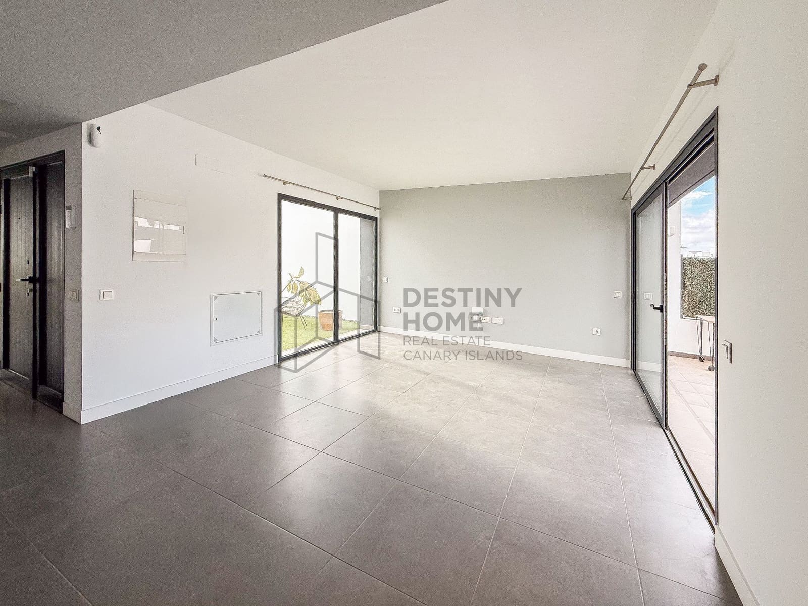 Chalet de 2 habitaciones en La Oliva en venta con piscina - 420.000 € (Ref: 9937535)