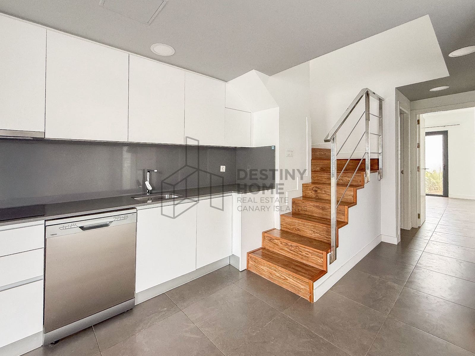 Chalet de 2 habitaciones en La Oliva en venta con piscina - 420.000 € (Ref: 9937535)