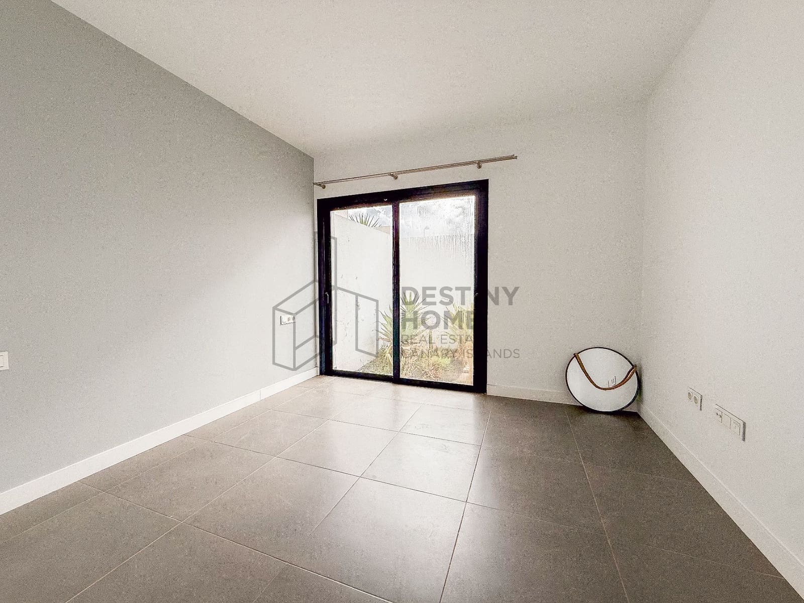 Chalet de 2 habitaciones en La Oliva en venta con piscina - 420.000 € (Ref: 9937535)