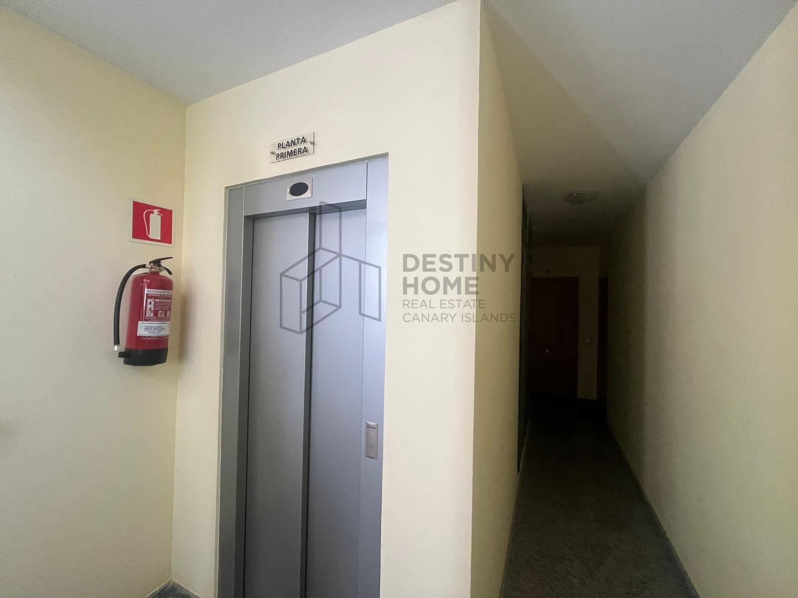 Piso de 2 habitaciones en Puerto del Rosario en venta - 180.000 € (Ref: 9941779)