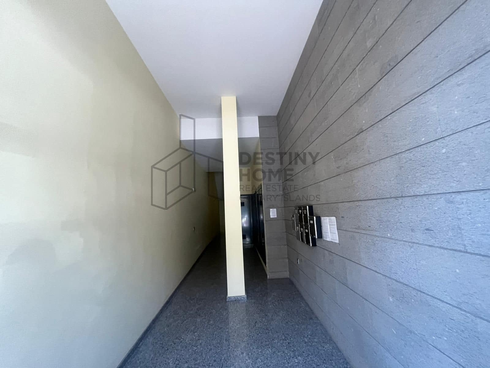 Piso de 2 habitaciones en Puerto del Rosario en venta - 180.000 € (Ref: 9941779)