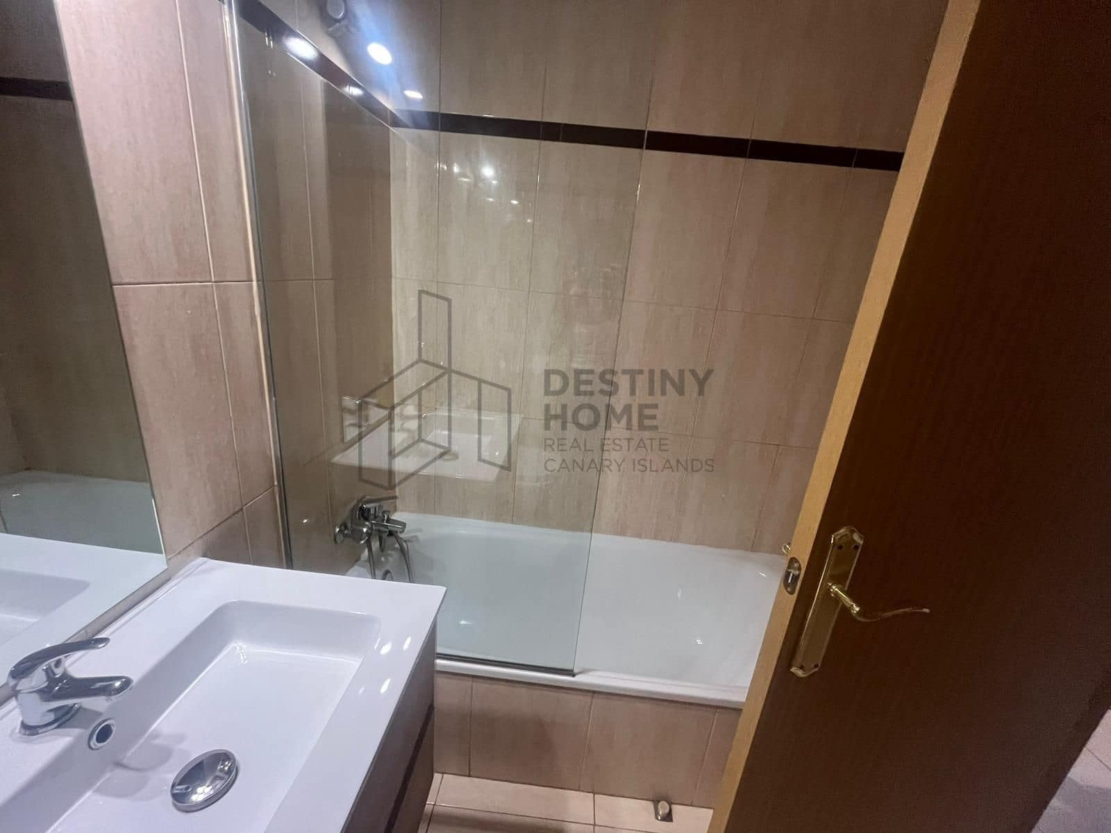 Piso de 2 habitaciones en Puerto del Rosario en venta - 180.000 € (Ref: 9941779)