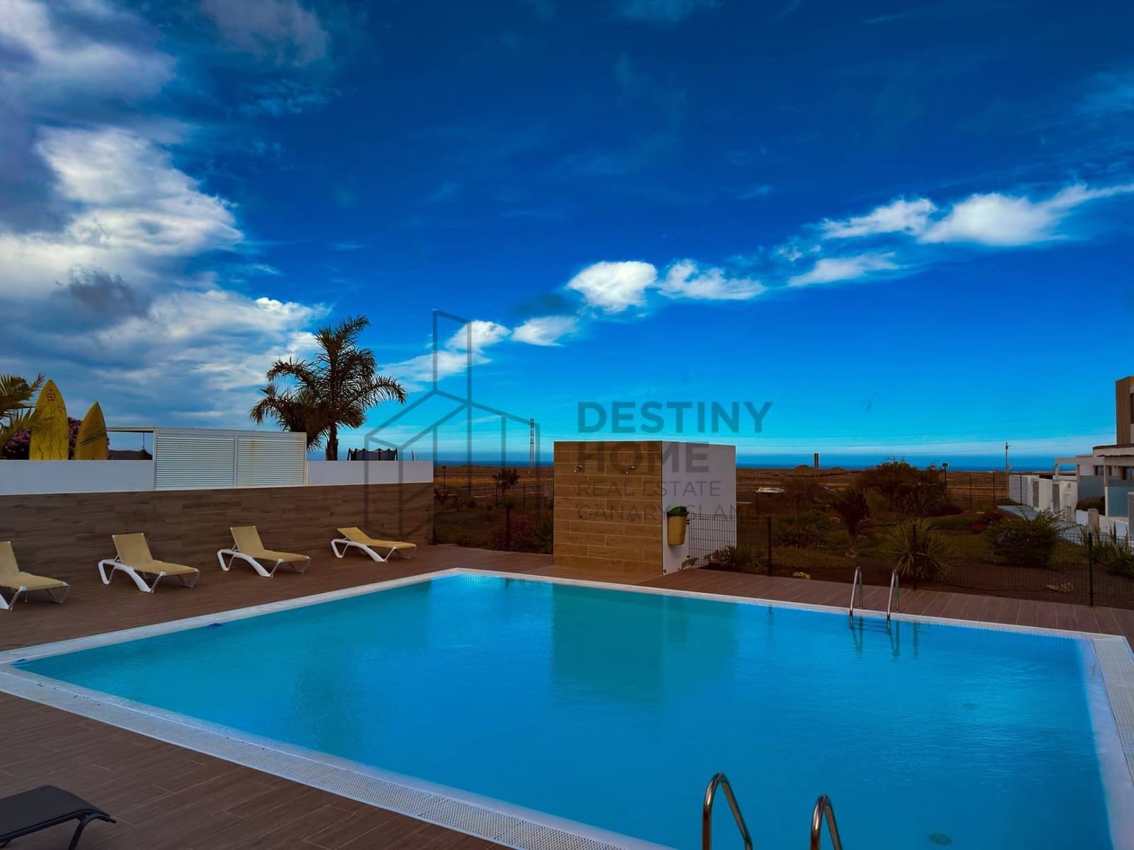 2 bedroom Villa for rent in Corralejo with pool - € 1,800 (Ref: 9949273)