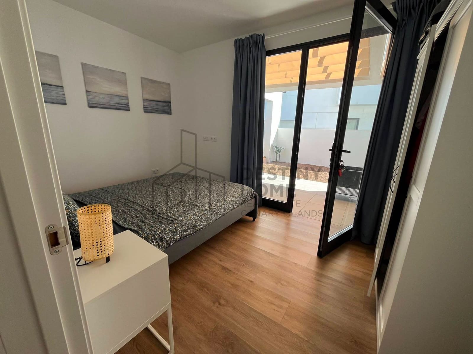 2 bedroom Villa for rent in Corralejo with pool - € 1,800 (Ref: 9949273)