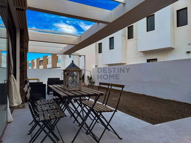 2 sovrum Villa att hyra i Corralejo, La Oliva med pool - 1 800 € (Ref: 9949273)