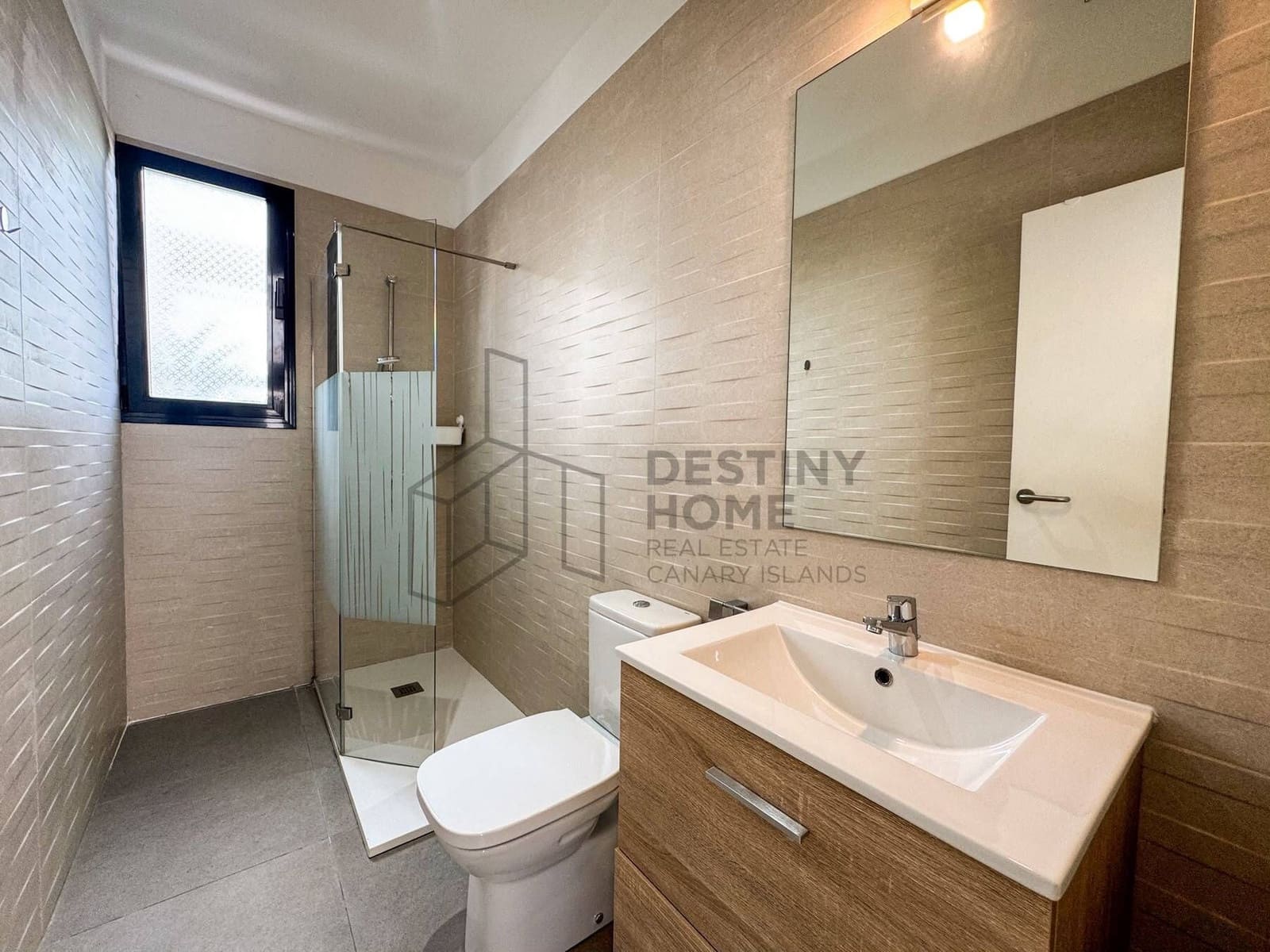 2 bedroom Villa for rent in Corralejo with pool - € 1,800 (Ref: 9949273)