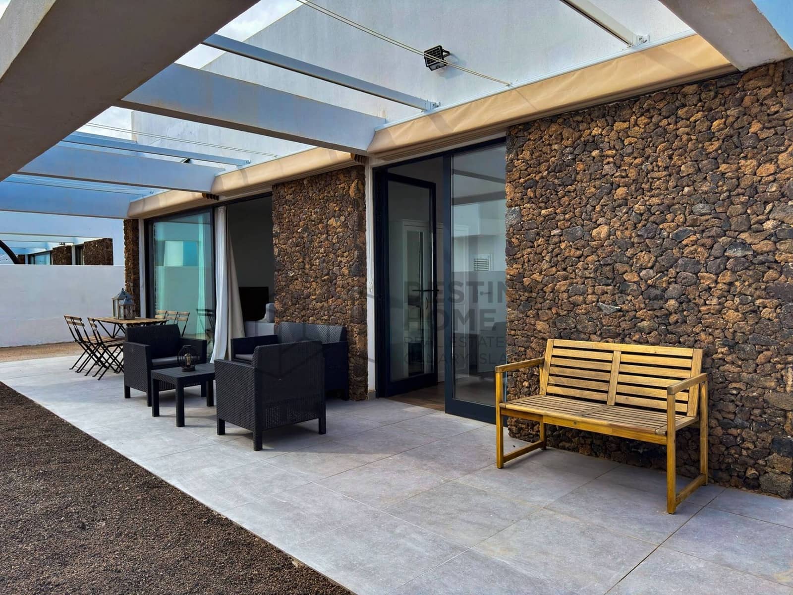 2 bedroom Villa for rent in Corralejo with pool - € 1,800 (Ref: 9949273)