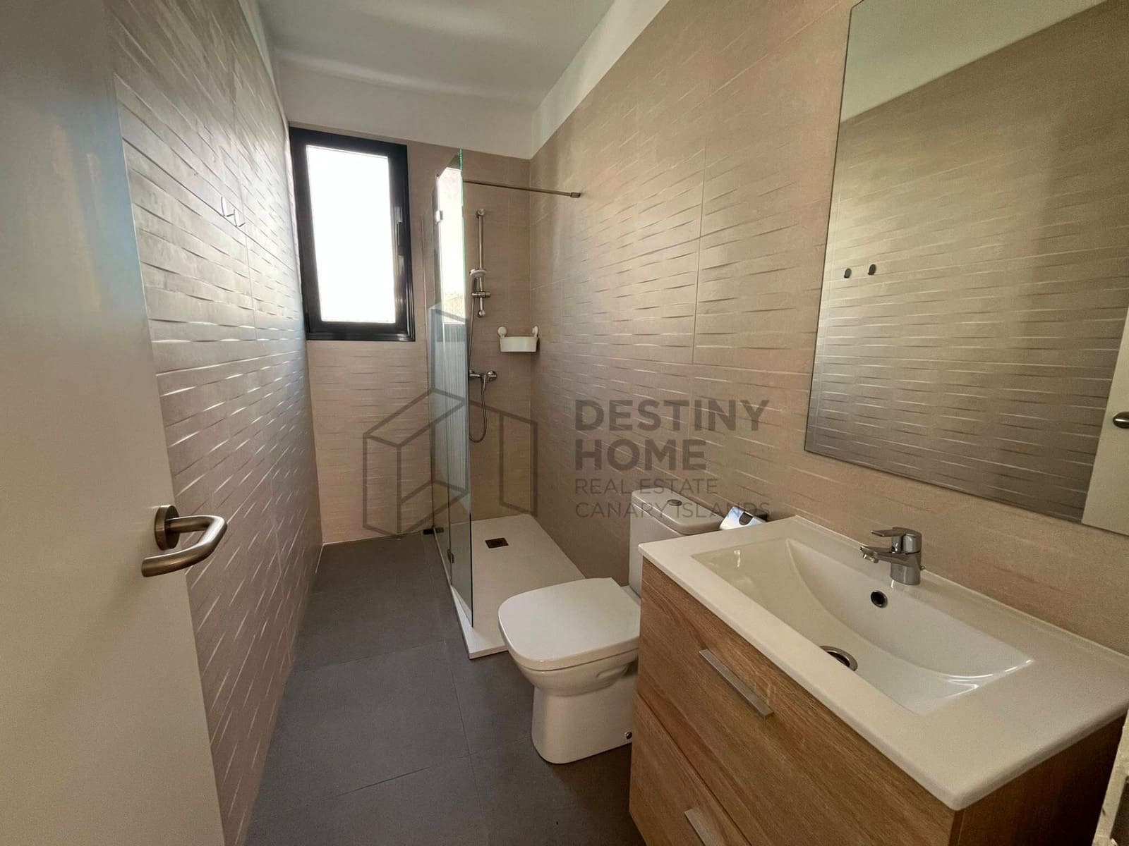 2 bedroom Villa for rent in Corralejo with pool - € 1,800 (Ref: 9949273)