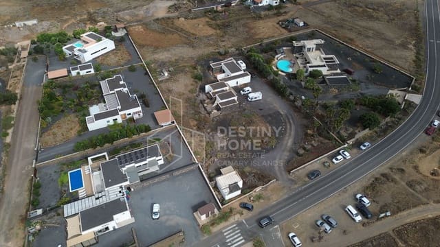7 soverom Villa til salgs i Lajares, La Oliva med garasje - € 1 200 000 (Ref: 9957544)