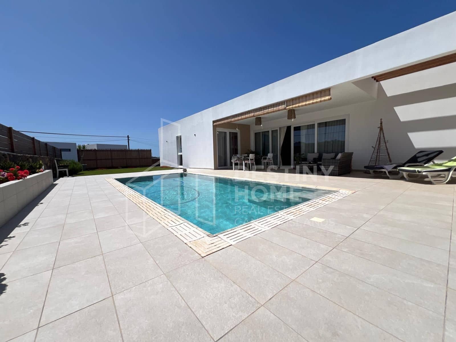 3 chambre Villa/Maison à vendre à Lajares avec piscine garage - 1 080 000 € (Ref: 9962145)