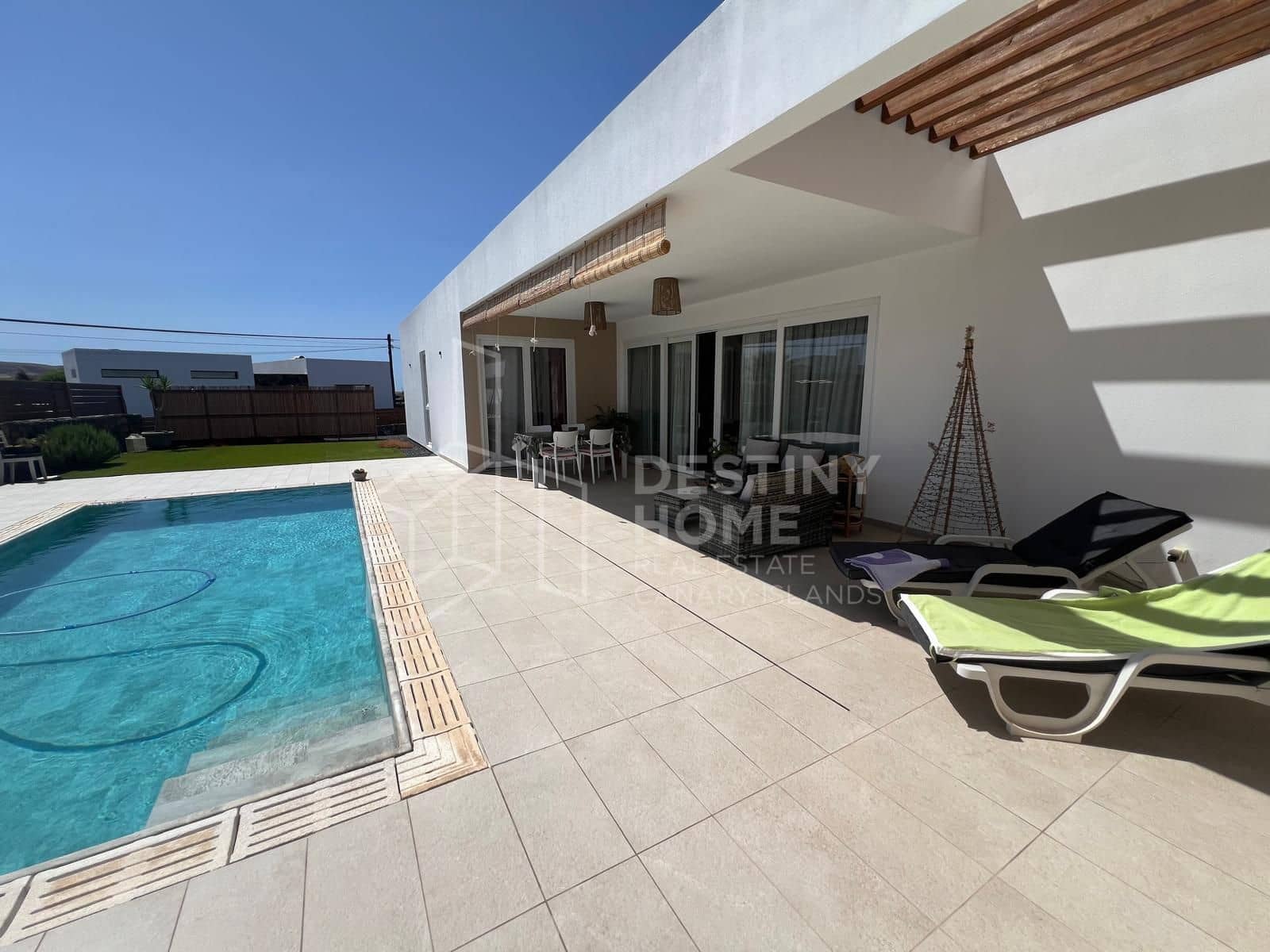 3 chambre Villa/Maison à vendre à Lajares avec piscine garage - 1 080 000 € (Ref: 9962145)