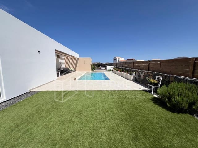3 soverom Villa til salgs i Lajares, La Oliva med svømmebasseng garasje - € 1 080 000 (Ref: 9962145)