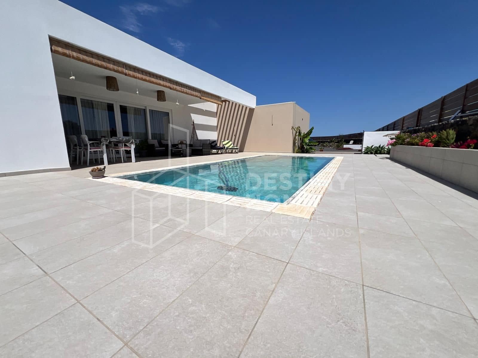 3 chambre Villa/Maison à vendre à Lajares avec piscine garage - 1 080 000 € (Ref: 9962145)