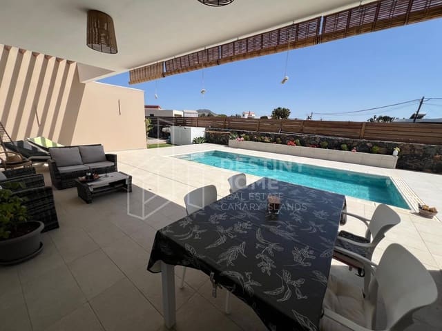 3 soverom Villa til salgs i Lajares, La Oliva med svømmebasseng garasje - € 1 080 000 (Ref: 9962145)