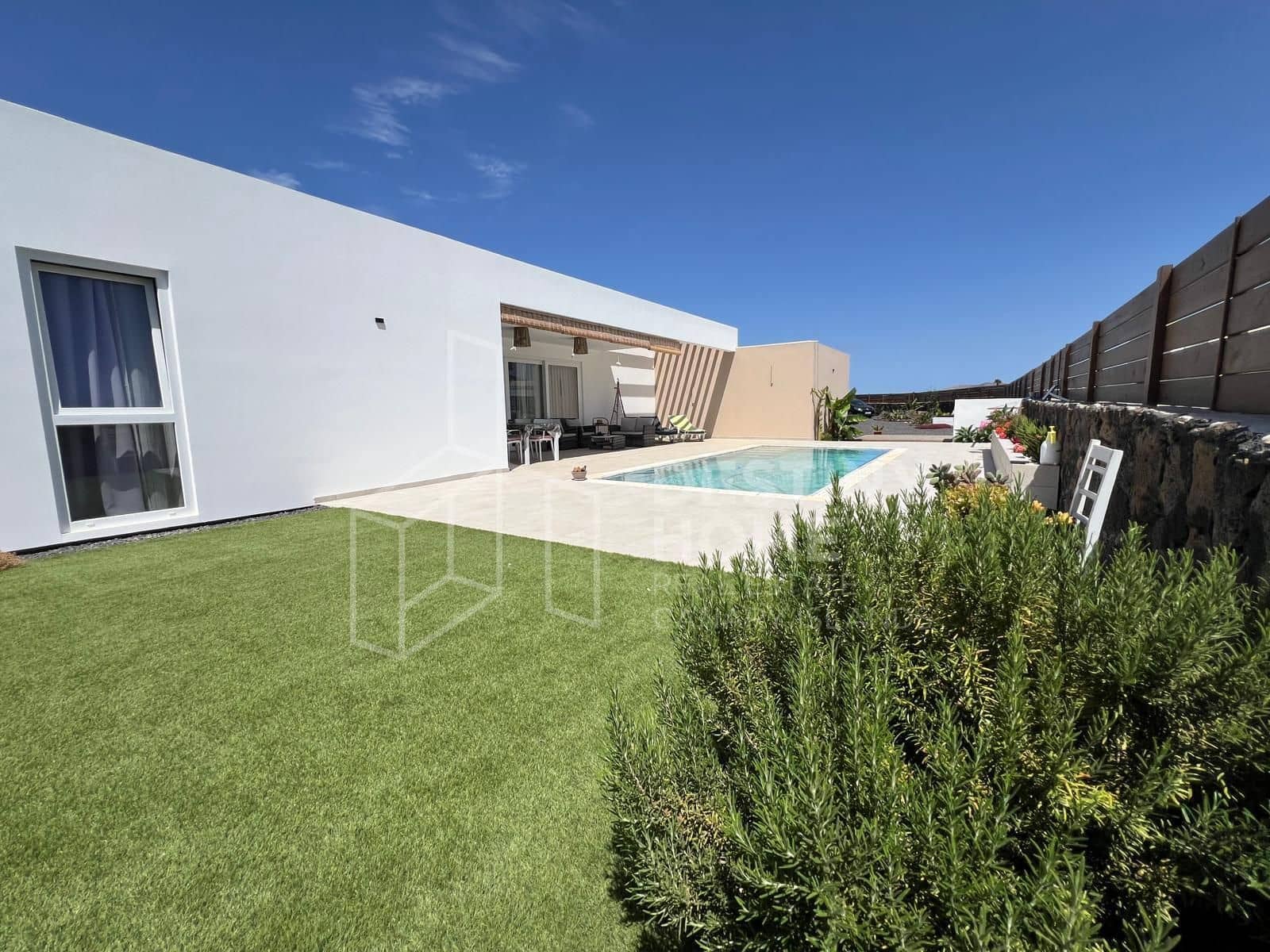 3 chambre Villa/Maison à vendre à Lajares avec piscine garage - 1 080 000 € (Ref: 9962145)