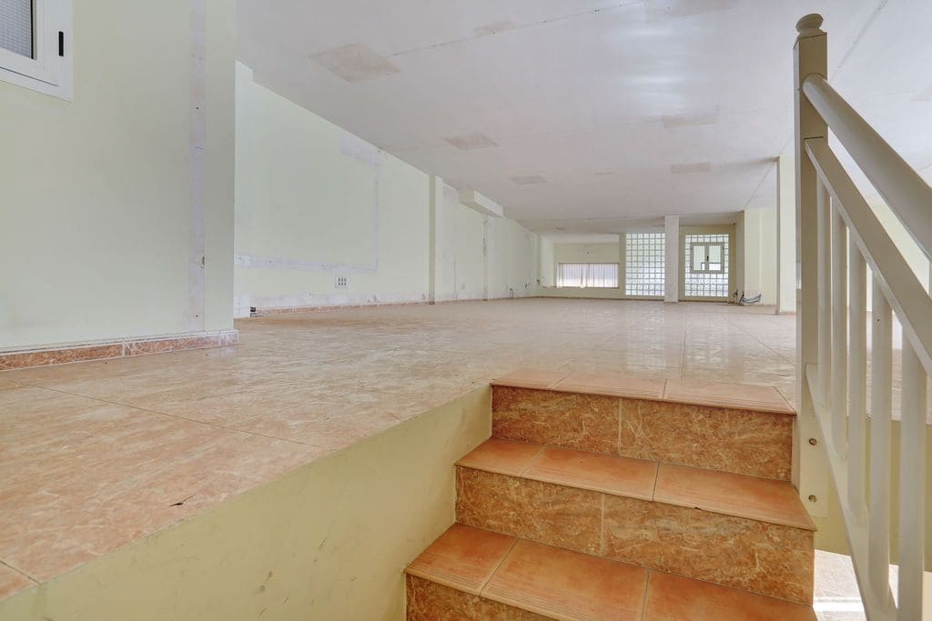 Commercial for sale in Puerto del Rosario - € 160,000 (Ref: 9964932)