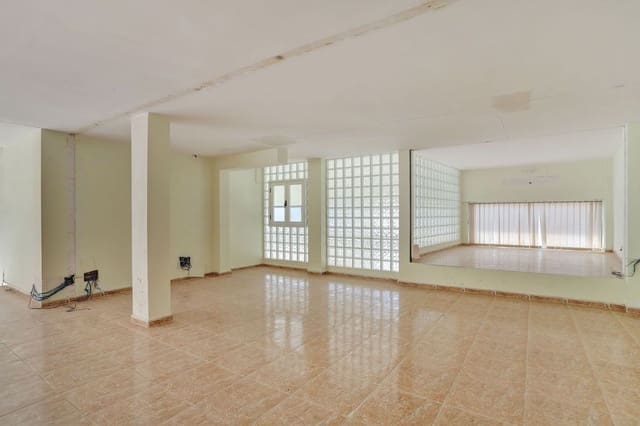 Commercial for sale in Puerto del Rosario - € 160,000 (Ref: 9964932)