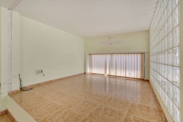 Commercial for sale in Puerto del Rosario - € 160,000 (Ref: 9964932)