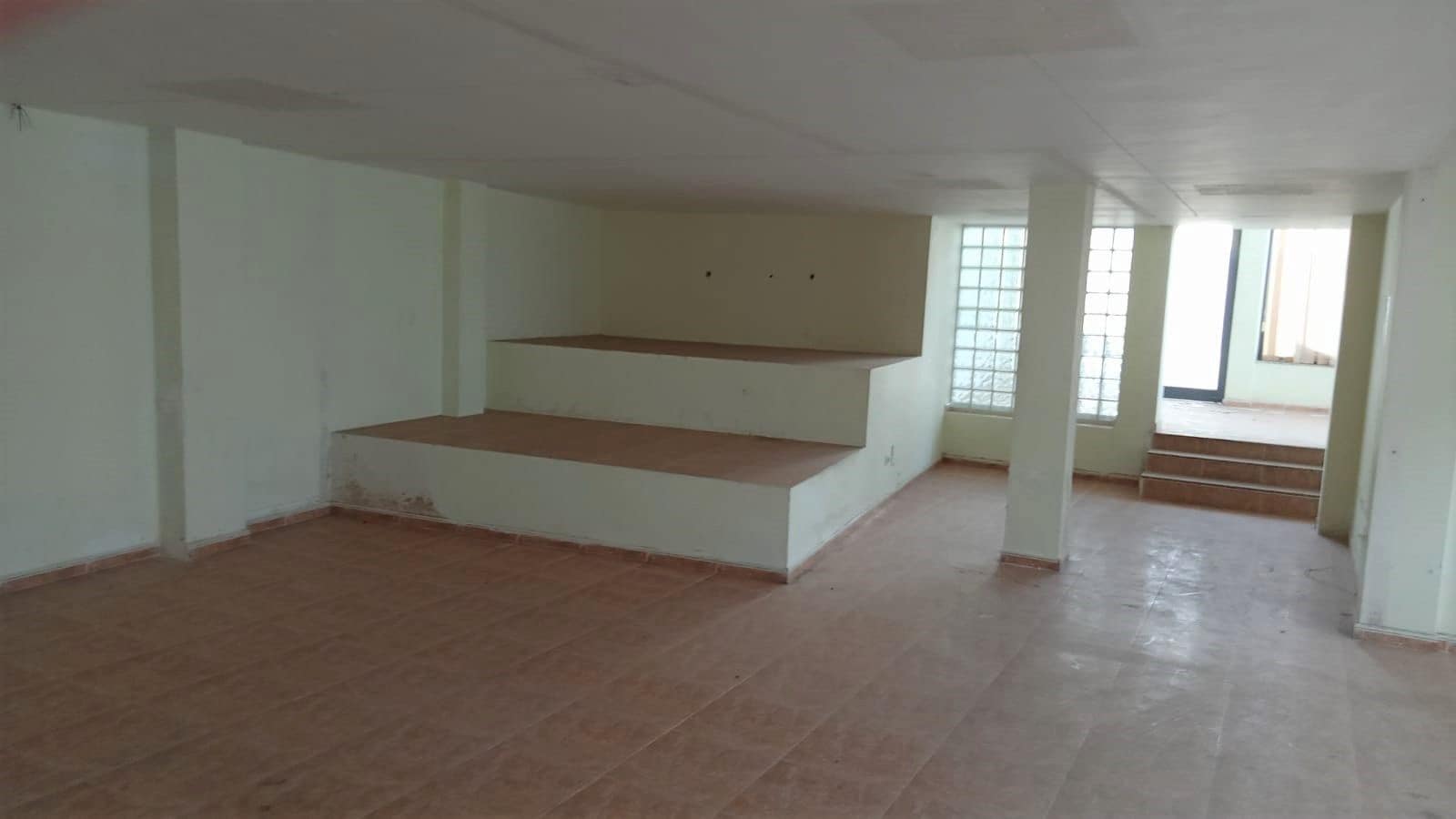 Commercial for sale in Puerto del Rosario - € 160,000 (Ref: 9964932)