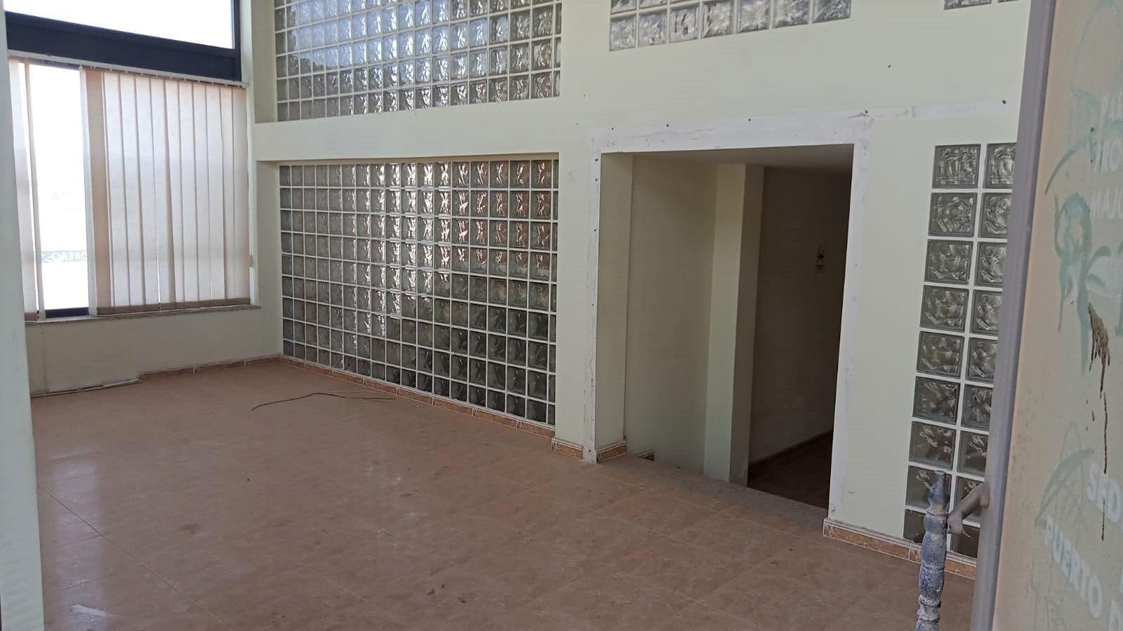 Commercial for sale in Puerto del Rosario - € 160,000 (Ref: 9964932)
