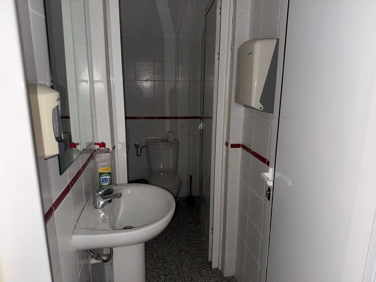 Commercial for sale in Puerto del Rosario - € 160,000 (Ref: 9966227)