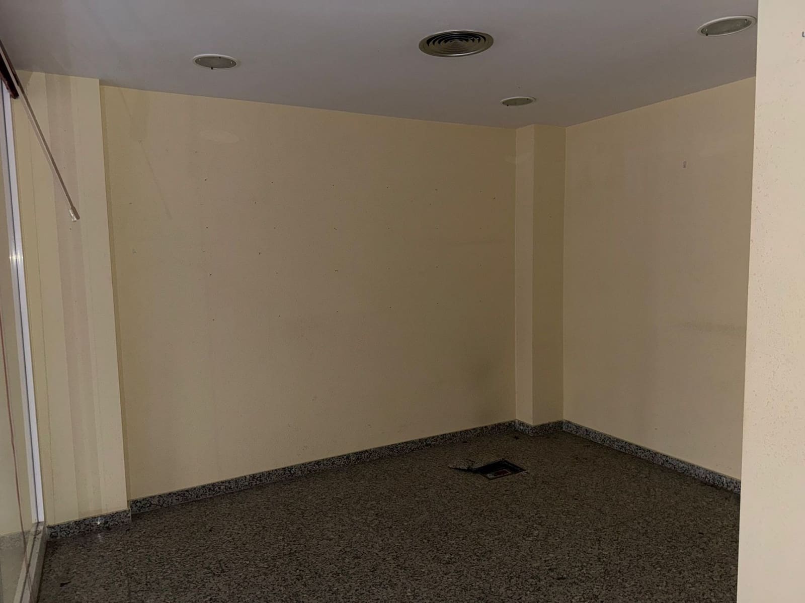 Commercial for sale in Puerto del Rosario - € 160,000 (Ref: 9966227)