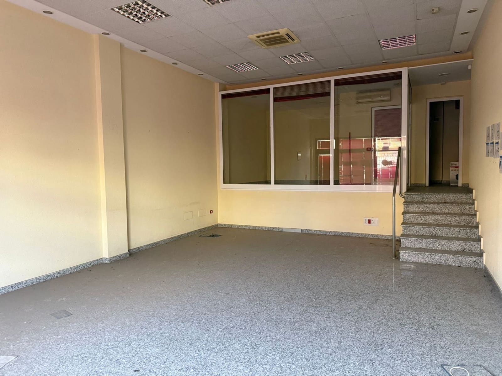 Commercial for sale in Puerto del Rosario - € 160,000 (Ref: 9966227)