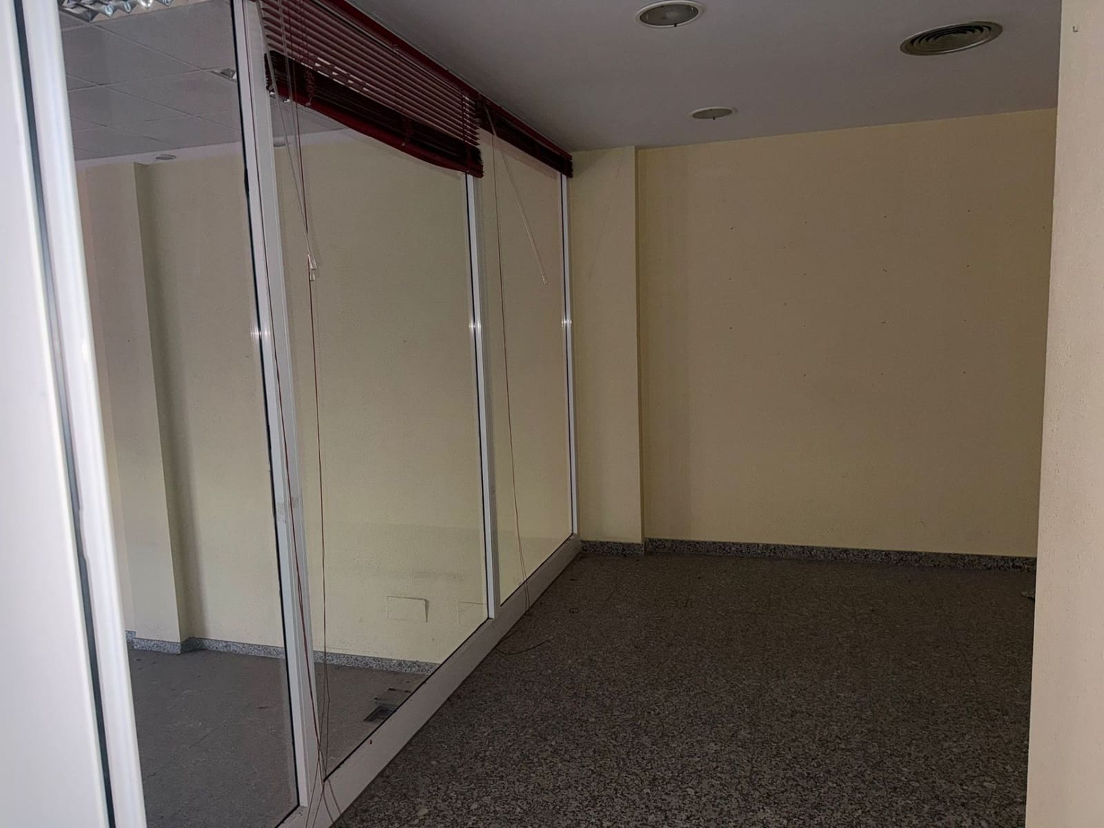 Commercial for sale in Puerto del Rosario - € 160,000 (Ref: 9966227)